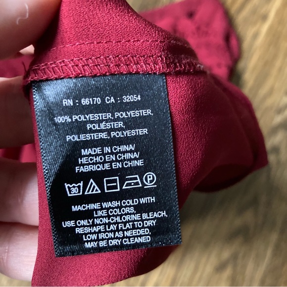 Anthropologie maroon die-cut blouse size 2 - Picture 4 of 5